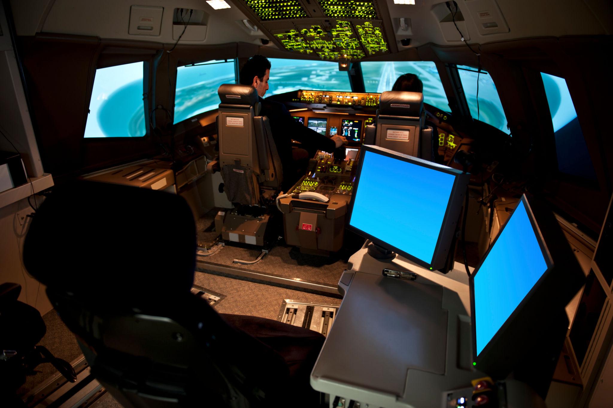 Why Flight Simulator Training Is Essential for Modern Pilots